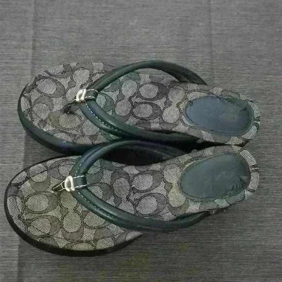 💚Coach Franki Flip Flop in Signature Jacquard Size: 6 - Picture 2 of 13